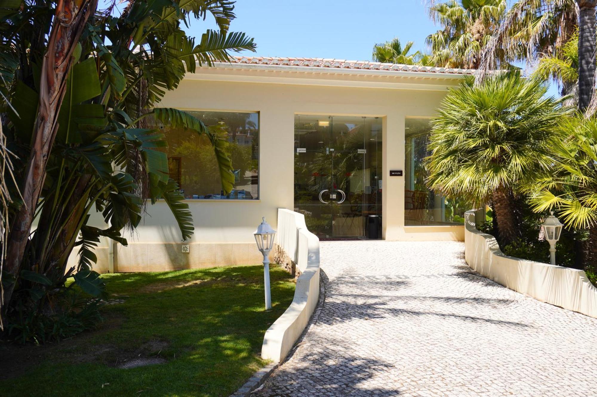 Clube Porto Mos - Sunplace & Lagos